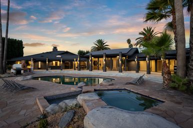 Wander Dia Del Sol: Luxury Desert Retreat in Palm Springs with Pool, Views & Modern Design image 1