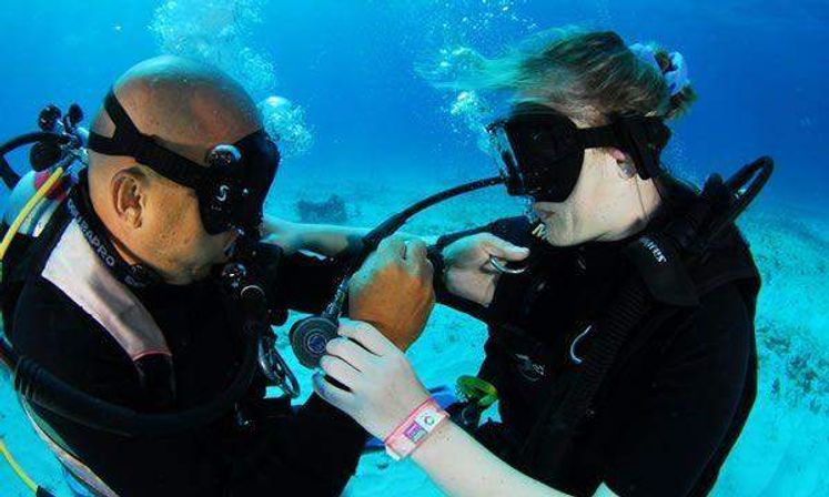 Scuba Diving Lesson and 1-2 Tank Dive at Cancun's Underwater Museum of Art (MUSA) image 4