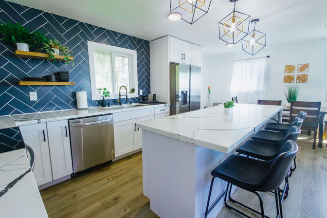 North Shore Group Getaway: Five 3-BR Units for Up to 50 Guests image 26