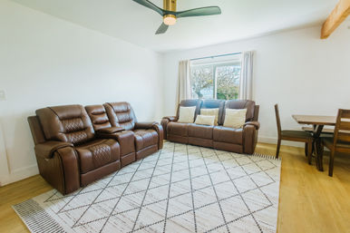 North Shore Group Getaway: Five 3-BR Units for Up to 50 Guests image 56