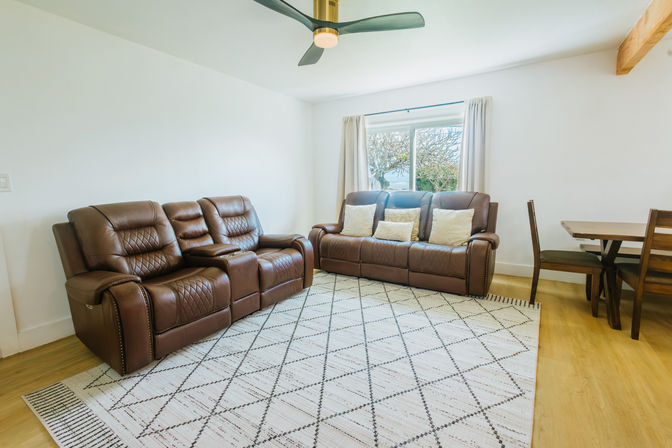 North Shore Group Getaway: Five 3-BR Units for Up to 50 Guests image 56