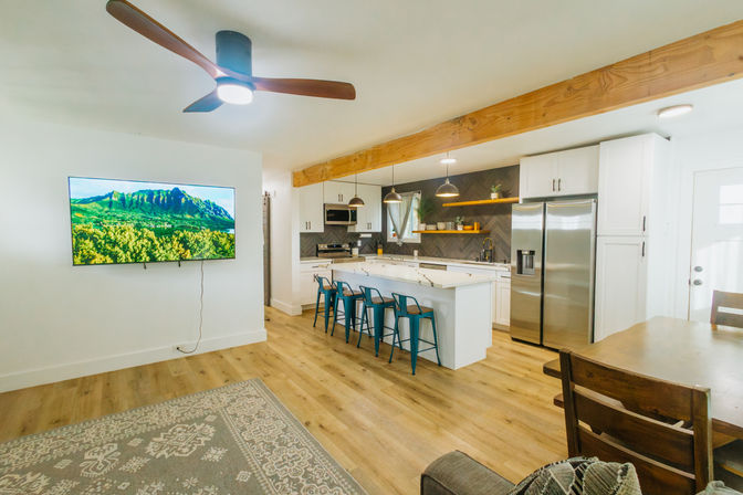 North Shore Group Getaway: Five 3-BR Units for Up to 50 Guests image 44
