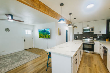 North Shore Group Getaway: Five 3-BR Units for Up to 50 Guests image 46