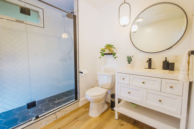 North Shore Group Getaway: Five 3-BR Units for Up to 50 Guests image 21