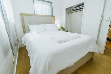 North Shore Group Getaway: Five 3-BR Units for Up to 50 Guests image 64