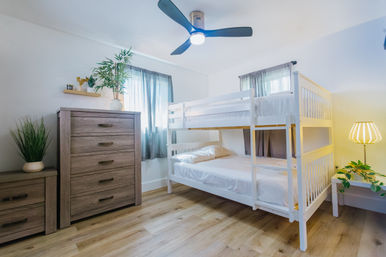 North Shore Group Getaway: Five 3-BR Units for Up to 50 Guests image 23
