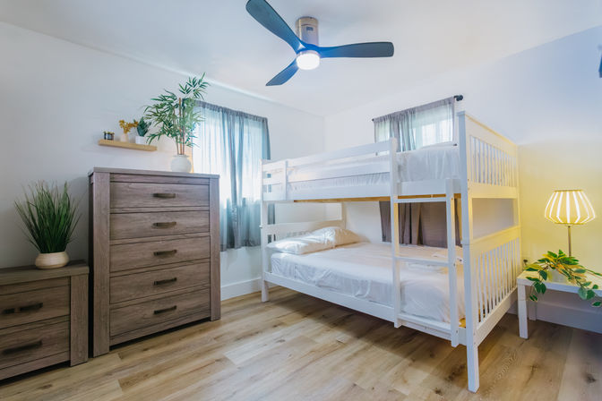 North Shore Group Getaway: Five 3-BR Units for Up to 50 Guests image 23