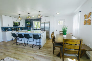 North Shore Group Getaway: Five 3-BR Units for Up to 50 Guests image 27