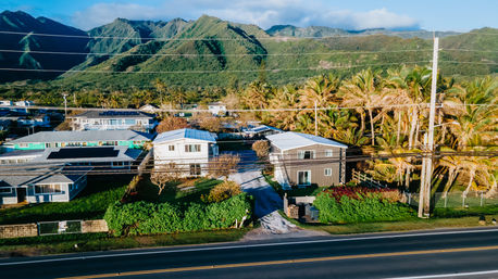 North Shore Group Getaway: Five 3-BR Units for Up to 50 Guests image 12