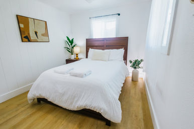 North Shore Group Getaway: Five 3-BR Units for Up to 50 Guests image 78