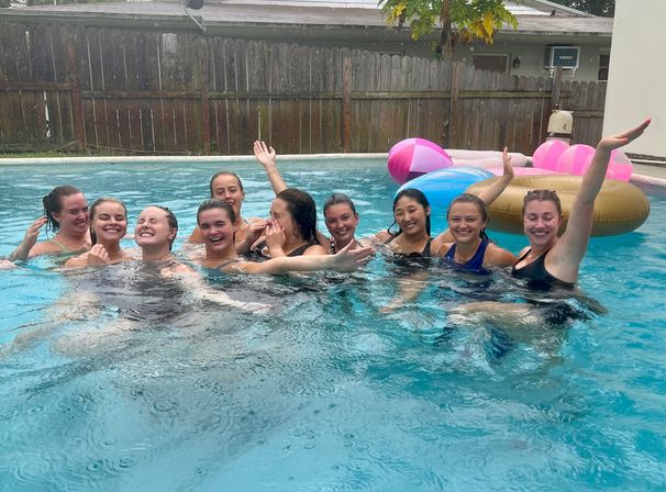Bad Girls Yoga: Savannah’s Namaste then Rosè Class, Yoga Mat, Rosé & Aromatherapy Included! image 15