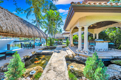 Royal Key Luxury Waterfront Villa for Groups: Heated Pool, Hot Tub & Dock Access image 60