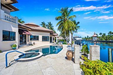 Royal Key Luxury Waterfront Villa for Groups: Heated Pool, Hot Tub & Dock Access image 32