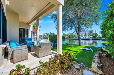 Royal Key Luxury Waterfront Villa for Groups: Heated Pool, Hot Tub & Dock Access image 35