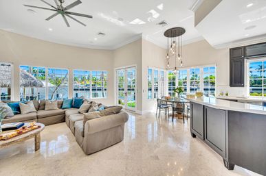 Royal Key Luxury Waterfront Villa for Groups: Heated Pool, Hot Tub & Dock Access image 78