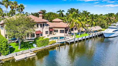 Royal Key Luxury Waterfront Villa for Groups: Heated Pool, Hot Tub & Dock Access image 22