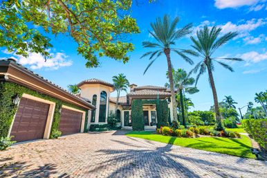 Royal Key Luxury Waterfront Villa for Groups: Heated Pool, Hot Tub & Dock Access image 69