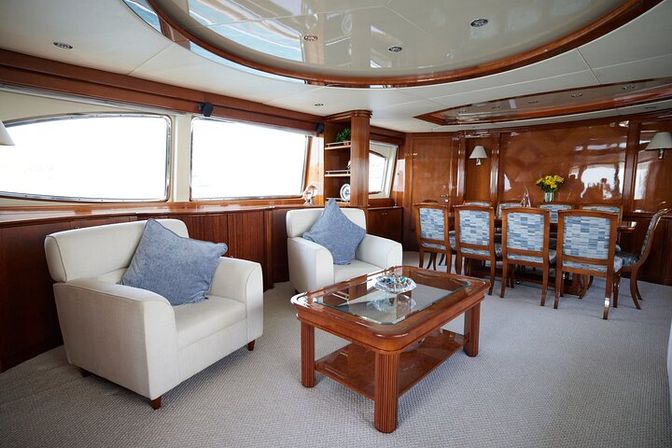 All-Inclusive Luxury Yacht Charter: Number Juan 100ft Azimut image 15