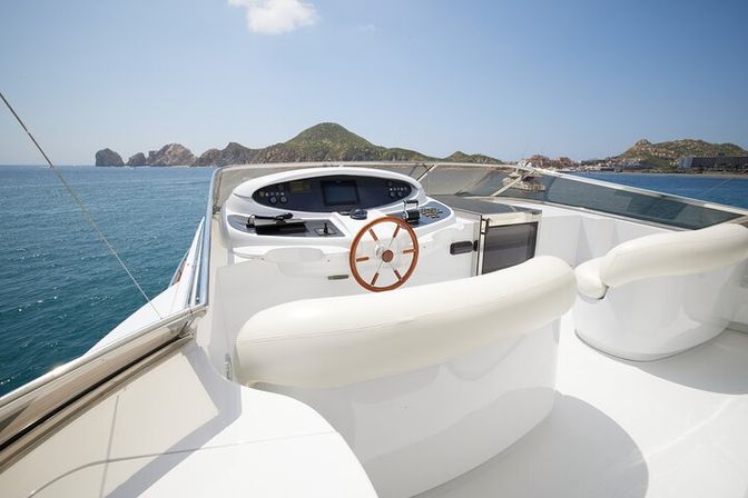 All-Inclusive Luxury Yacht Charter: Number Juan 100ft Azimut image 16