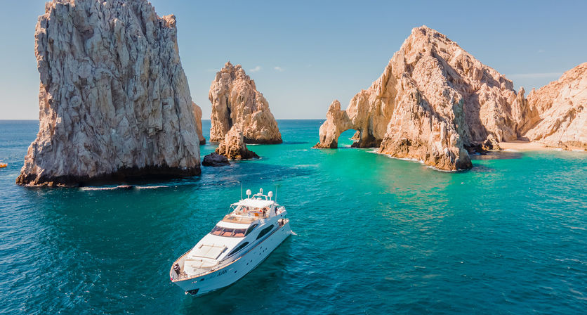 All-Inclusive Luxury Yacht Charter: Number Juan 100ft Azimut image 5