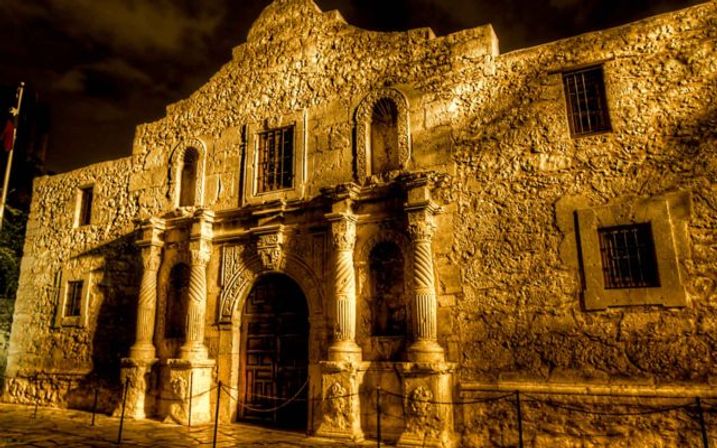 Texas’ Oldest Haunted Pub Crawl image 2