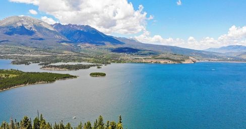 Island Hopping Lake Dillon Trip: Paddleboard image 2