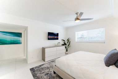 Waterfront Designer Stay: Pool, Hot Tub, Balcony & Views in Boca image 8