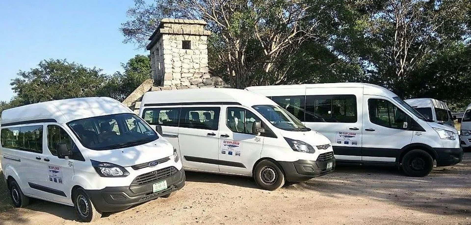 Private Transportation Service: Transfer to/from Cancun Airport image 1