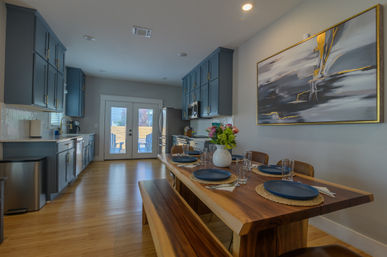Casa Blanca: Luxury 2 BR Downtown Home with Hot Tub & Mural image 18