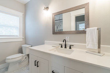 Casa Blanca: Luxury 2 BR Downtown Home with Hot Tub & Mural image 11