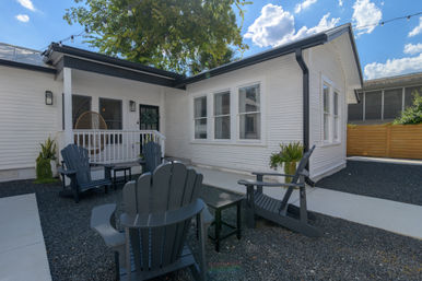 Casa Blanca: Luxury 2 BR Downtown Home with Hot Tub & Mural image 22