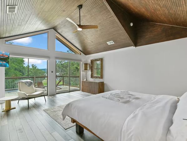 Austin Escape on Lake Travis: Pool, Firepit, Ping Pong + Pool House Bar image 28