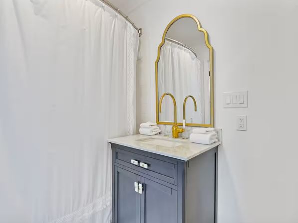 Austin Escape on Lake Travis: Pool, Firepit, Ping Pong + Pool House Bar image 36