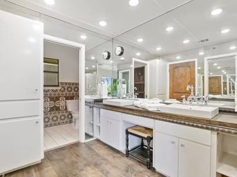 Austin Escape on Lake Travis: Pool, Firepit, Ping Pong + Pool House Bar image 33