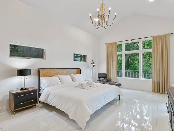 Austin Escape on Lake Travis: Pool, Firepit, Ping Pong + Pool House Bar image 18