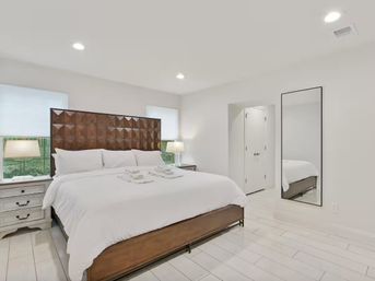 Austin Escape on Lake Travis: Pool, Firepit, Ping Pong + Pool House Bar image 23