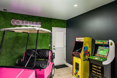 Golf Haus Denver: Features Private Hot Tub, Mini-Golf Course & Arcade Games image 33