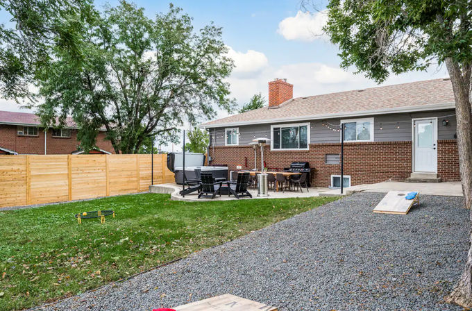 Golf Haus Denver: Features Private Hot Tub, Mini-Golf Course & Arcade Games image 23