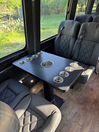 25 Passenger Executive Party Bus with Bathroom image 6