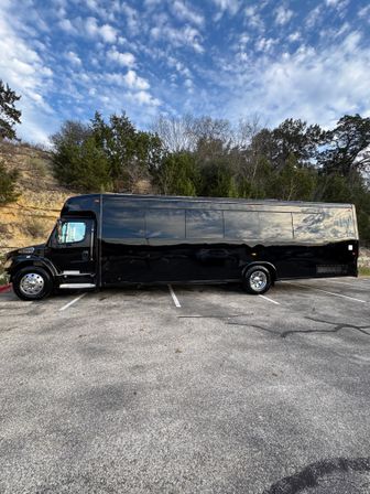25 Passenger Executive Party Bus with Bathroom image 13