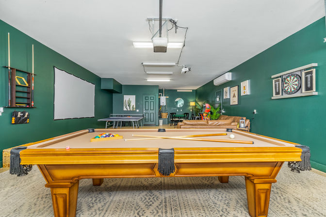 5 Bedroom Memory Maker: Huge Gameroom, Billiards, Ping Pong, Mini Golf, Foosball & Movie Projector image 3