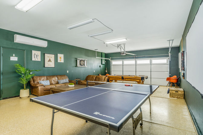 5 Bedroom Memory Maker: Huge Gameroom, Billiards, Ping Pong, Mini Golf, Foosball & Movie Projector image 15