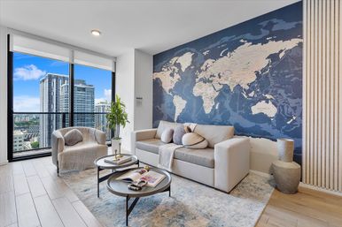 Bay Views, Rooftop Pool & Downtown Vibes image 15