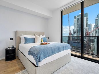 Bay Views, Rooftop Pool & Downtown Vibes image 16
