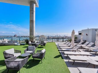 Bay Views, Rooftop Pool & Downtown Vibes image 3