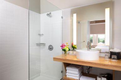 Canvas Hotel Dallas image 37