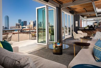 Canvas Hotel Dallas image 8