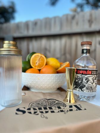 Mobile Bar Experience: Custom Specialty Cocktails & Aesthetic Set-Up image 2