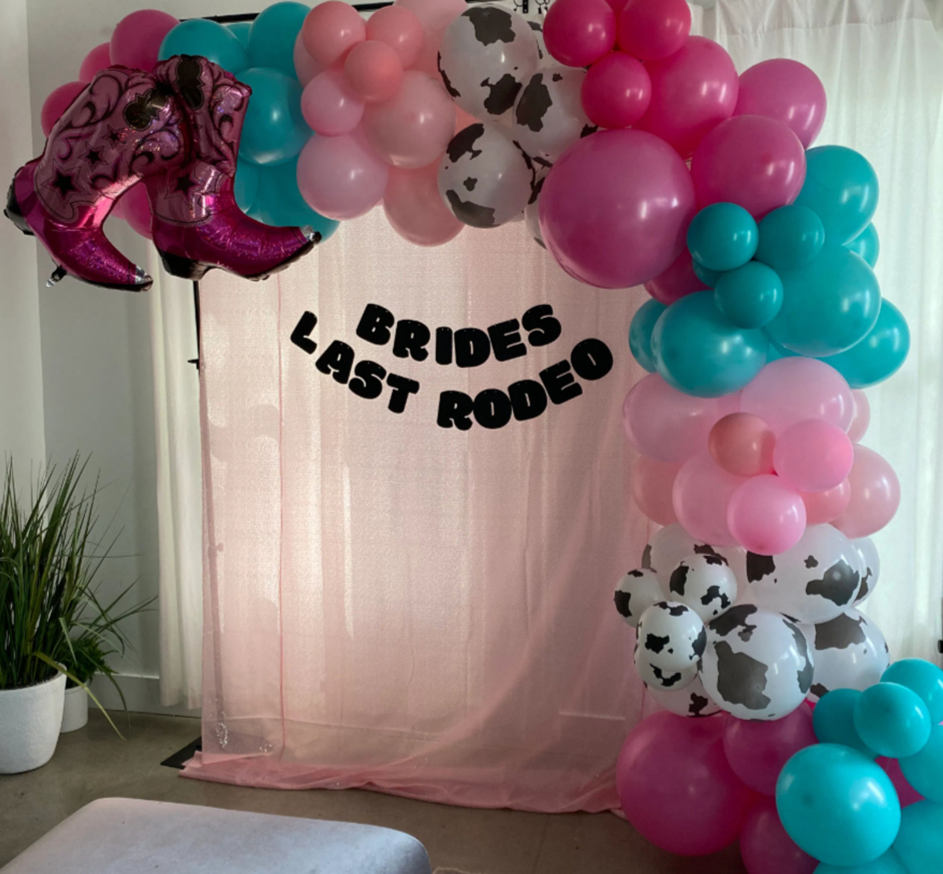 Luxury Balloon Magic: Customized for Your Celebration image 1