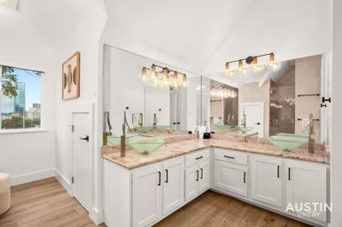Downtown Austin Penthouse with Private Elevator + Access to Swim Club image 56